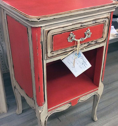 pintura decorativa mesilla